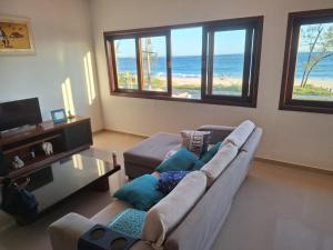 Casa espaçosa de frente para o mar