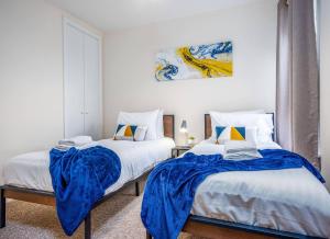 4 BR Close to City Centre,FREE Parking & Fast Wifi