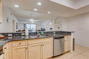 Oceanwalk 15-602 - Oceanwalk Suite