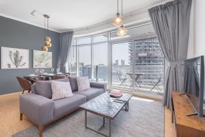 Free housekeeping visits during your stay - StayShort- Chic Downtown Escape sleeps 2 with a Stunning Pool