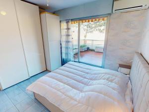 Agréable 2P dernier étage avec immense terrasse et parking privé - FR-1-196-390