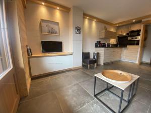 Studio rénové pour 4 personnes avec balcon au Grand-Bornand - FR-1-458-272