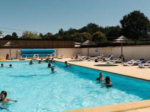 Mobil-home Prestige avec Jacuzzi et Terrasse - API-1-52-1440