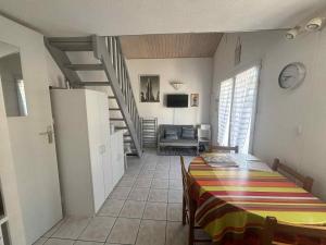 Maisonnette 4 pers, piscine, proche plage - FR-1-194-427