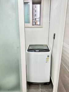 Seongsu Konkuk University New Spacious Apartment Family Baby Friendly Washer Dryer in unit