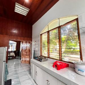 Alaba Vacation House w Pool and Beach Access