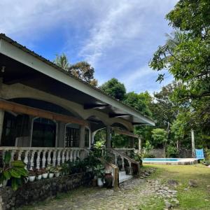 Alaba Vacation House w Pool and Beach Access