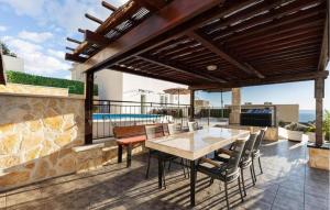 NAVIS Sea View Apartment with pool