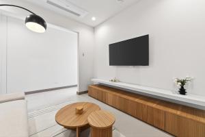 Tropics at Naumi, Ocean Views, Gym & Pools