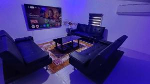 Cai Residence - Stylish 2BR Staycation near EK & Tagaytay Gateway