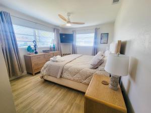 Canalfront Heated Pool Gulf Boating Access