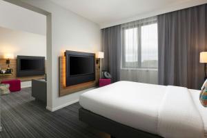 Moxy London Heathrow Airport