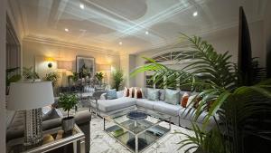 Executive Luxury Stay Corporate Paradise in South Richvale