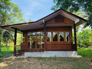 Latehouse bar Amphawa