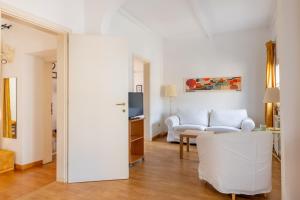 Piazza Navona Rooftop Retreat B