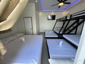 Villa house with Pool in Samal, Davao del norte