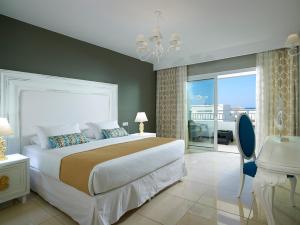 Deluxe Suite with Garden View