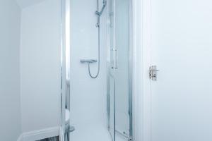 Spacious 6-Bedroom Central Blackpool