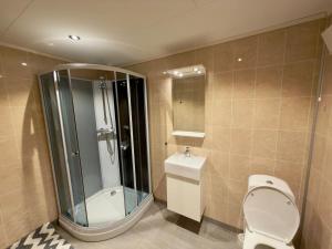 House with sauna & hot tub, 4 beds