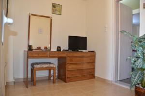 Two-Bedroom Apartment with Sea View,mountain view and balcony (second floor)