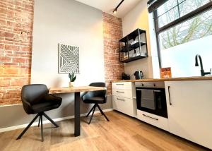 Design Studio an der KW-Brücke