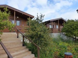 Mountain Breeze Lodge & Resort