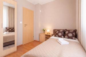 De Lux Apartments Kosta Center