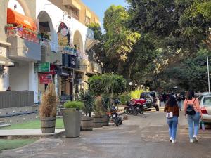 2BR Helm Warm Wooden Charm-Prime Location Apartment