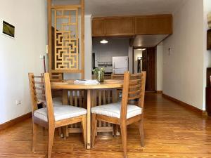 2BR Helm Warm Wooden Charm-Prime Location Apartment