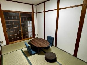 Japanese modern townhouse stay in Osaka, Stay in an old-fashioned house