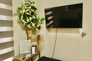 Chic Getaway Near Airport