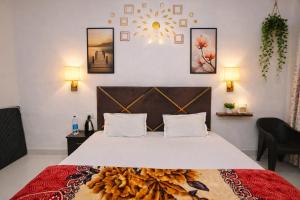 Janki Je Bhawan Homestay , Ayodhya - Step away from Ram Temple