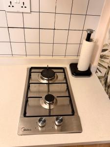 Modern, Cozy Stay Fast Wi-Fi Near City Center