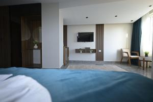 Delta Pyramids Hotel