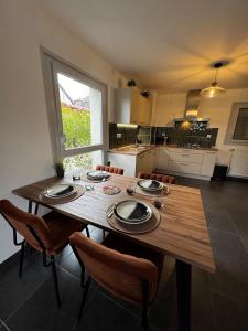 T2 cosy à Saint-Julien-en-Genevois, jardin privatif et parking