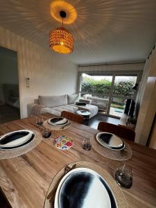 T2 cosy à Saint-Julien-en-Genevois, jardin privatif et parking