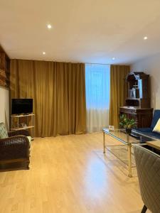 Apartments Stubsi with colonnade view