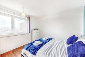 Modern Apartment near Tower Bridge with Free Parking & view of The Shard