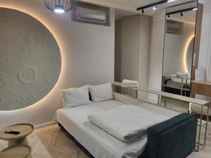 Sika Moon Deluxe Apartment with Private Garden & Parking