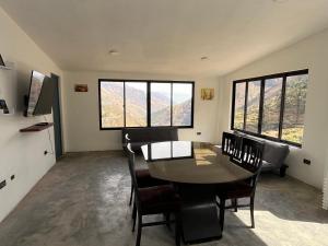 Casa de campo con impresionante vista a cataratas y montañas en Canta