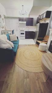 Grimsby on the Lake sweet, your perfect retreat