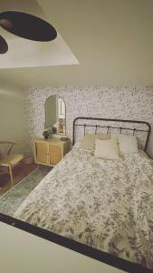 Grimsby on the Lake sweet, your perfect retreat
