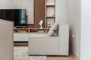 Sunny Beach Luxurious Apartment by PikHost