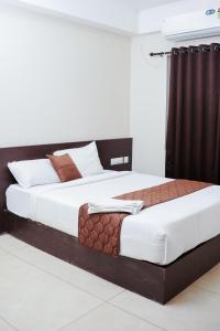 Gokulam Suits Guruvayur