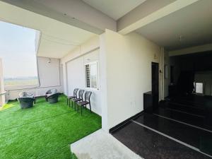 Terrace Paradise 1BHK Flat near AMB Mall Kondapur