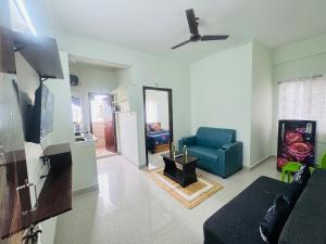 Terrace Paradise 1BHK Flat near AMB Mall Kondapur