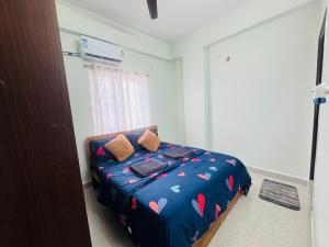 Terrace Paradise 1BHK Flat near AMB Mall Kondapur