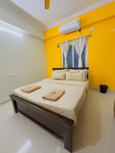 Yellow Delight 2BHK Themed flat near US Consulate