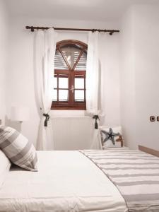 Eden Park Sozopoli - 7 BDR Beach Villa - Yard