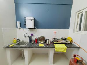 Greek House 2BHK Themed flat near US Consulate